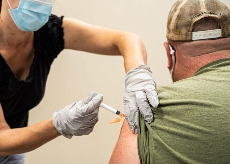 Last Chance ‘Education and Counseling’ Offered to Unvaccinated Federal Workers Before Job Termination: CDC